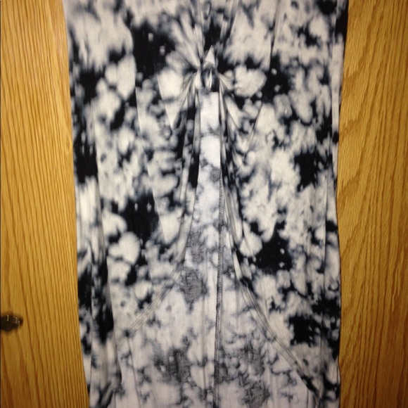 High low tye dye long top knotted at center - Picture 2 of 4